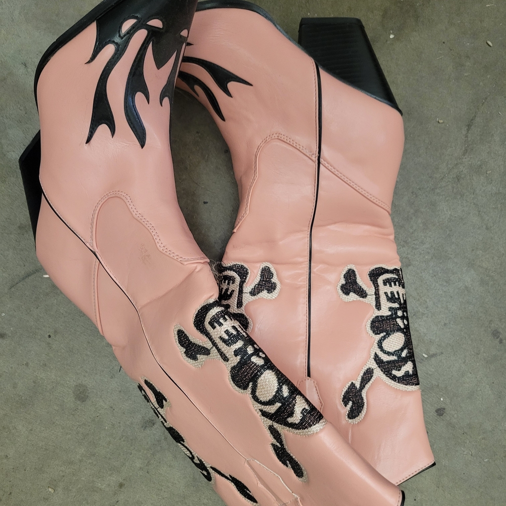 Women's Pink Embroidered Western-Style Boots
